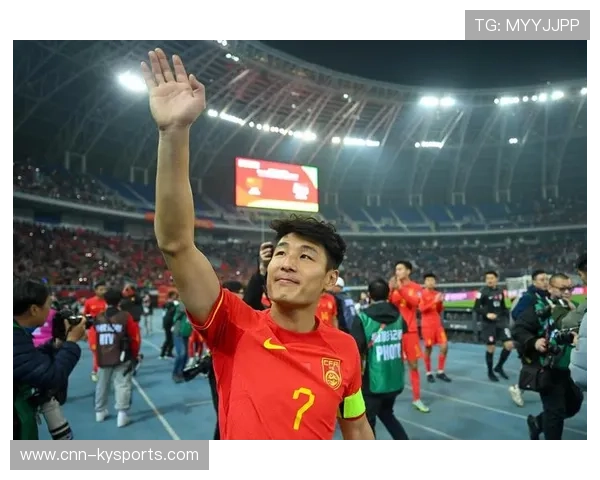 足球门前补射致胜：胜利的瞬间背后隐藏的技巧与心态